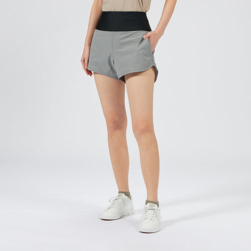 ellesse】ストレッチウーブンショートレングスショーツ（レディース