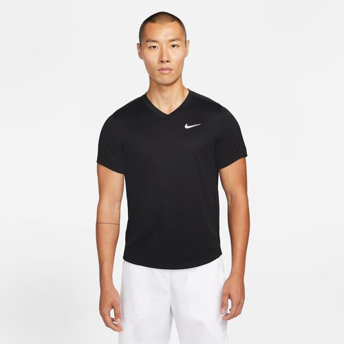 NIKEスリットがカッコいいビクトリースコートとゆったりテニストップス上下セット NIKEスリットがカッコいいビクトリースコートとゆったりテニス