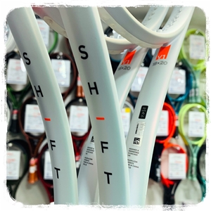 【硬式テニス】●ウイルソン●SHIFTシリーズ入荷してます(^O^)／