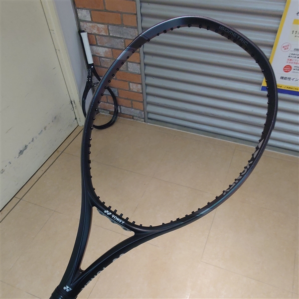 【☆入荷しました☆】ヨネックス EゾーンNEWカラー【1月12日より】