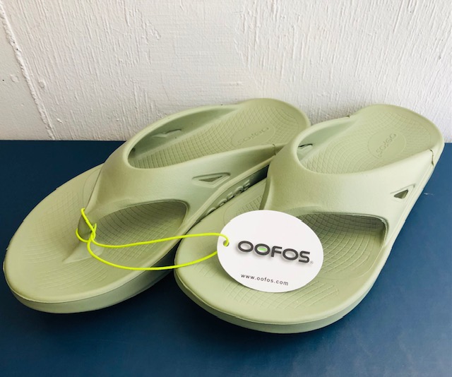 ★現品限り OOFOS（ウーフォス）リカバリーサンダル★