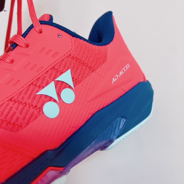 【予約解禁】ヨネックスの新シリーズ!アドアクセル