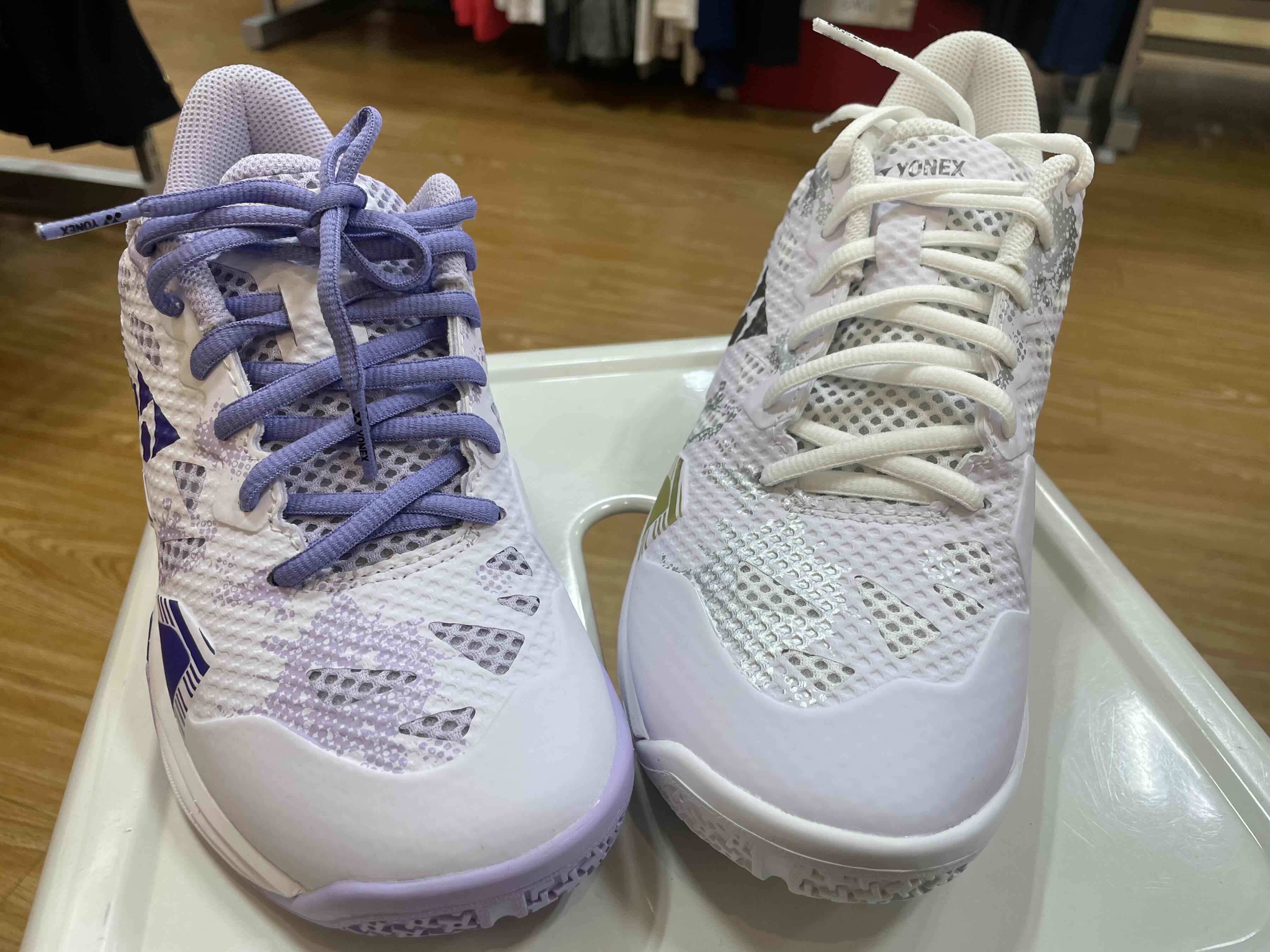 ヨネックスバドミントンシューズ。エクリプションZ3新色発売中！！