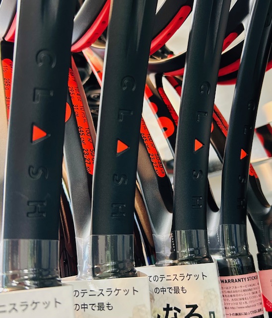 ★ウイルソン 硬式ラケット CLASH V3 シリーズ 入荷しました!