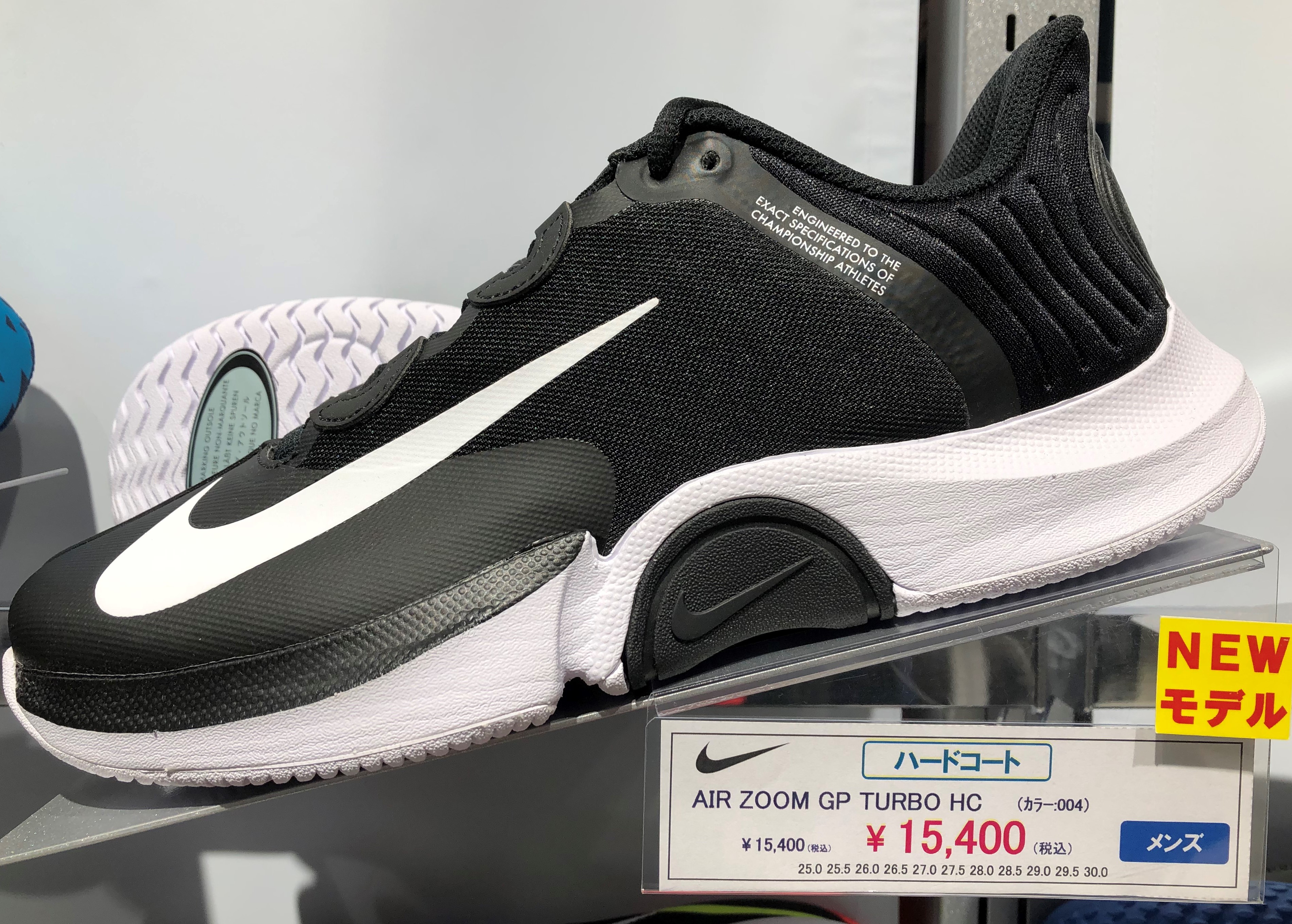 ナイキ　新作モデル入荷！！