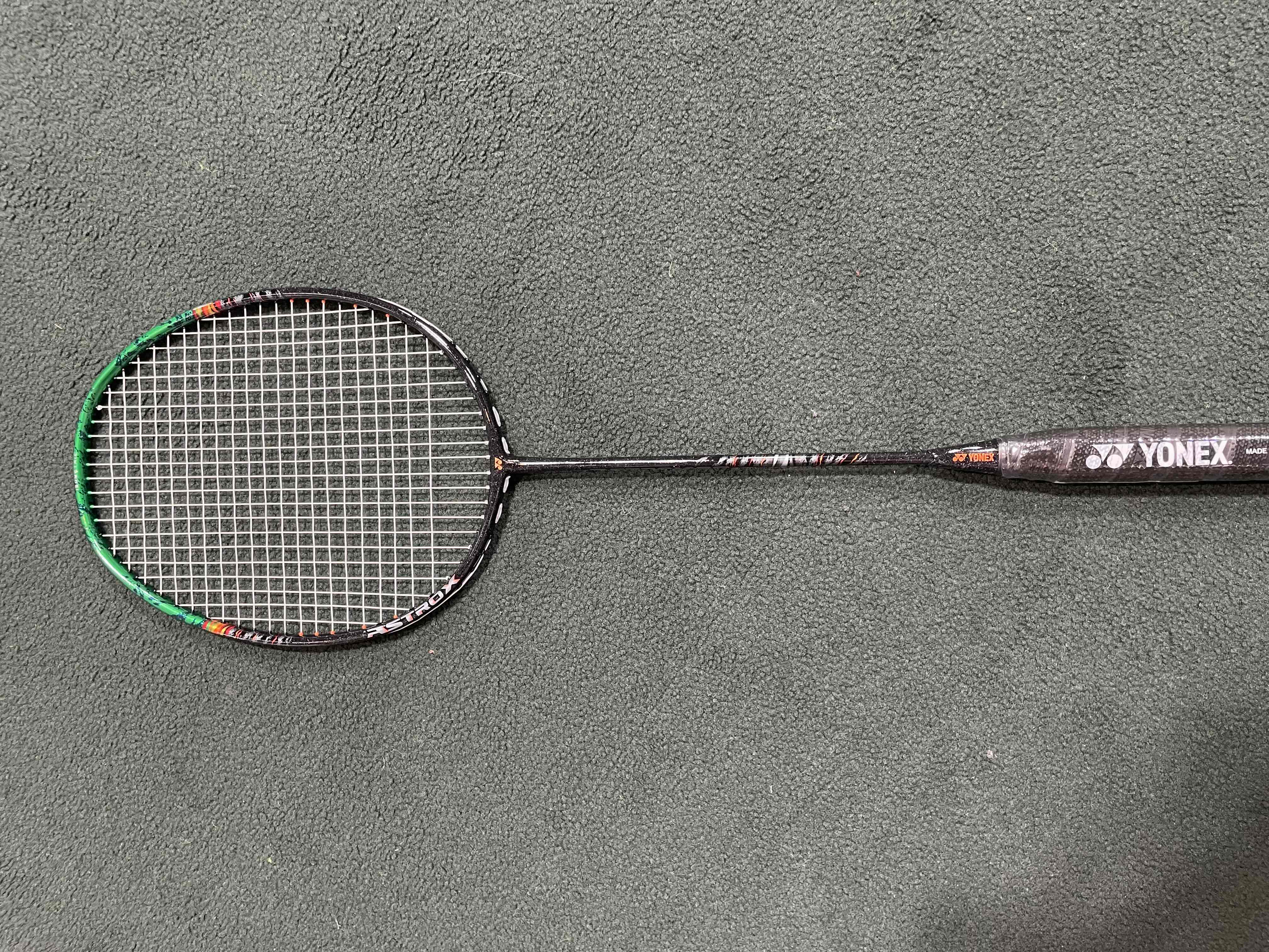 ヨネックス　NEWアストロクス99PRO発売中