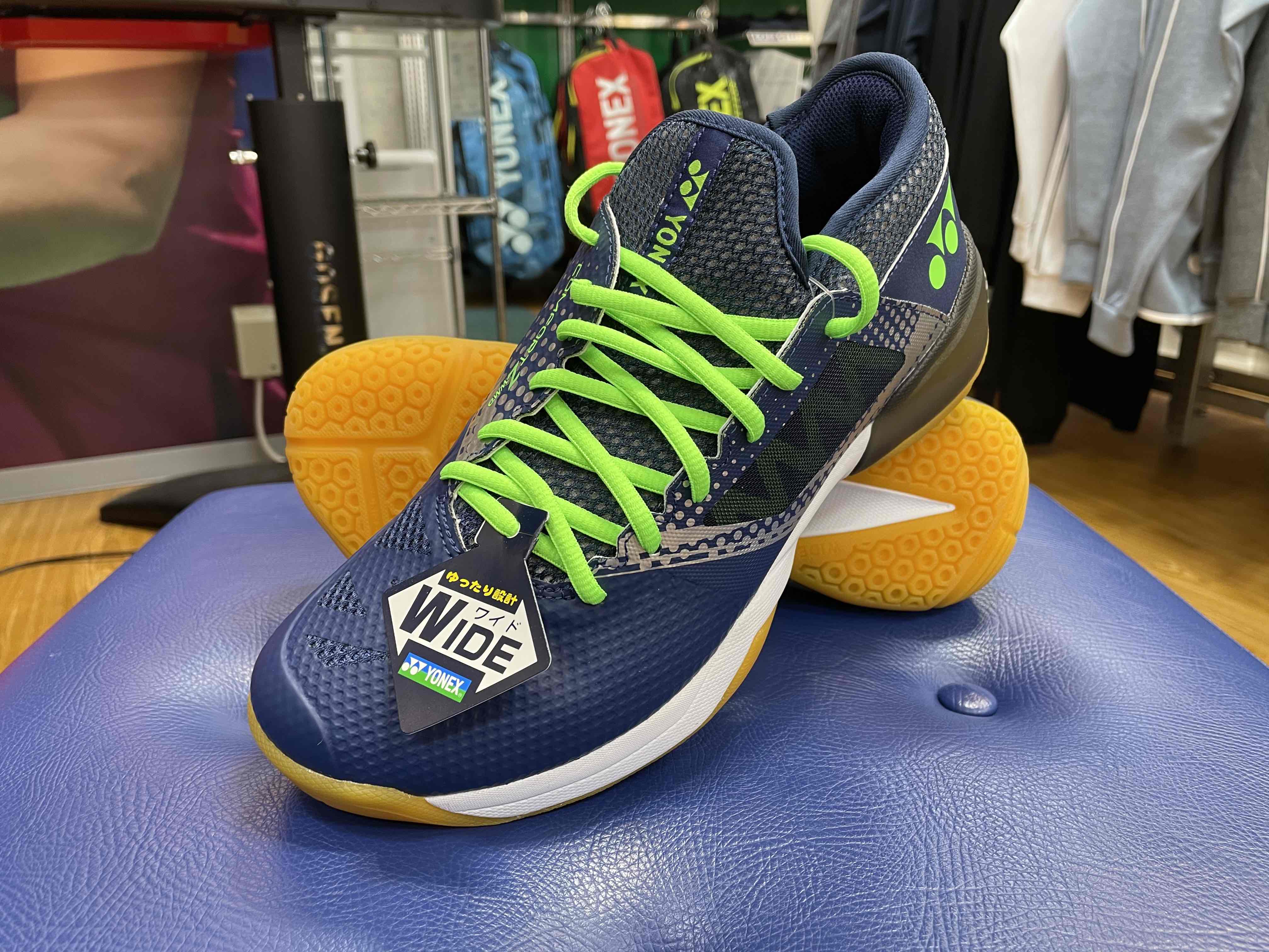 YONEX NEWバドミントンシューズ　コンフォートＺ２ワイドミッド発売