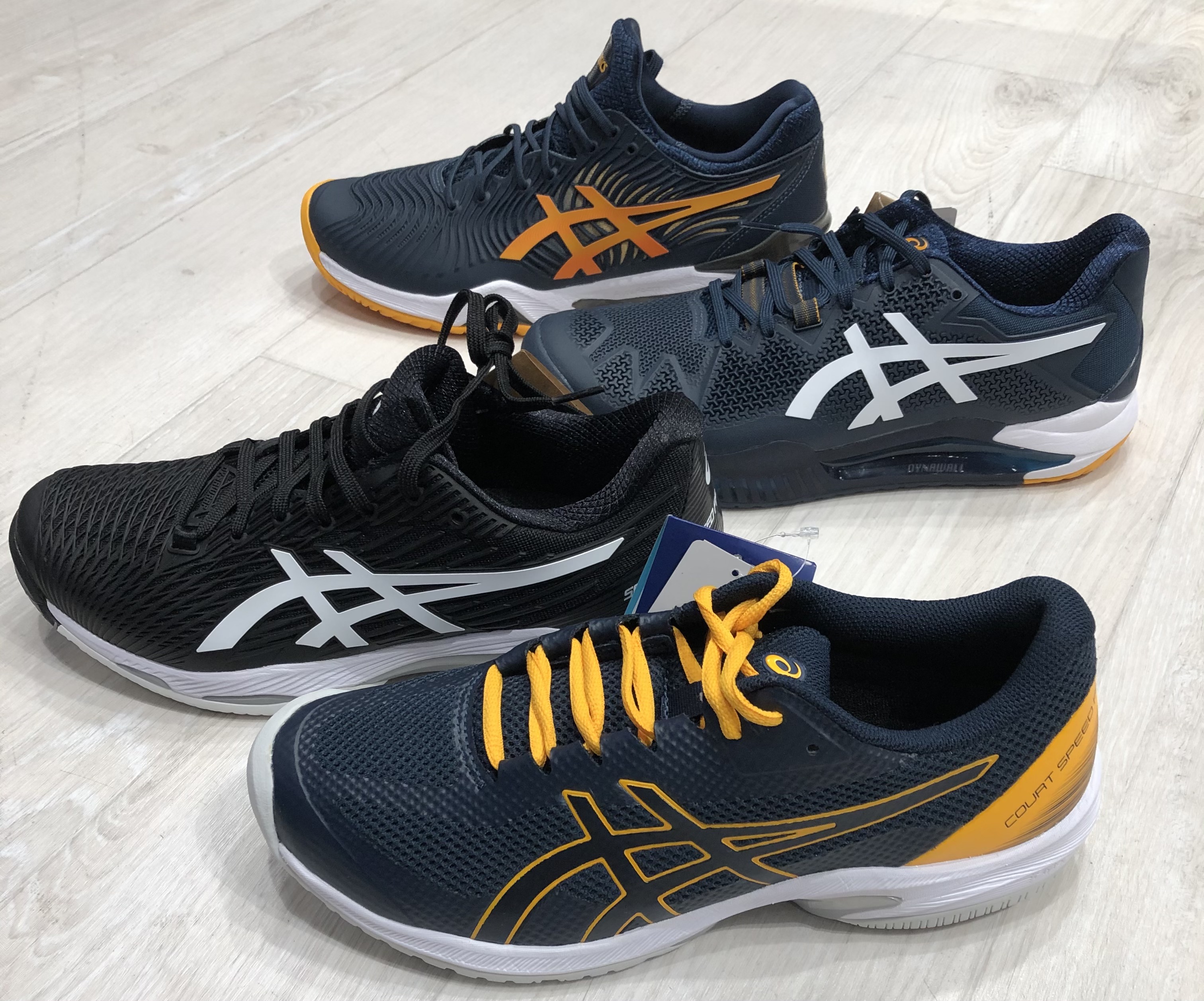 アシックス新作シューズ大量入荷！！