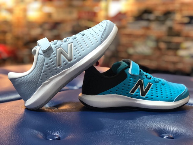 可愛いジュニアシューズ入荷しております!