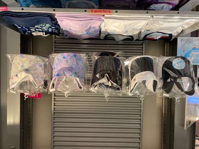 雨が止んだら帽子の季節でーす（ルコック）