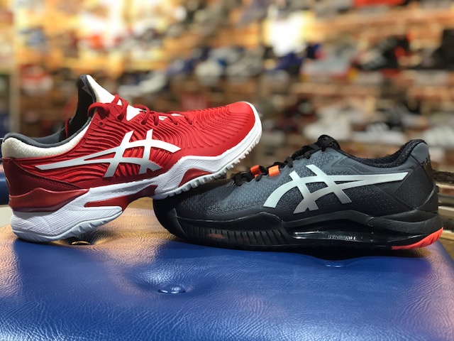 アシックス　限定カラーシューズ