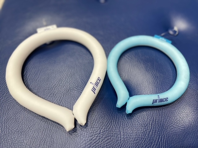 これからの季節に大活躍！　ネックバンドのご紹介