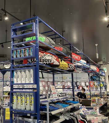 ラケットバック多数揃っています！