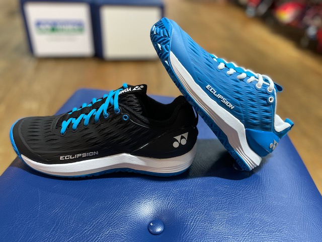 YONEX　NEW　SHOES