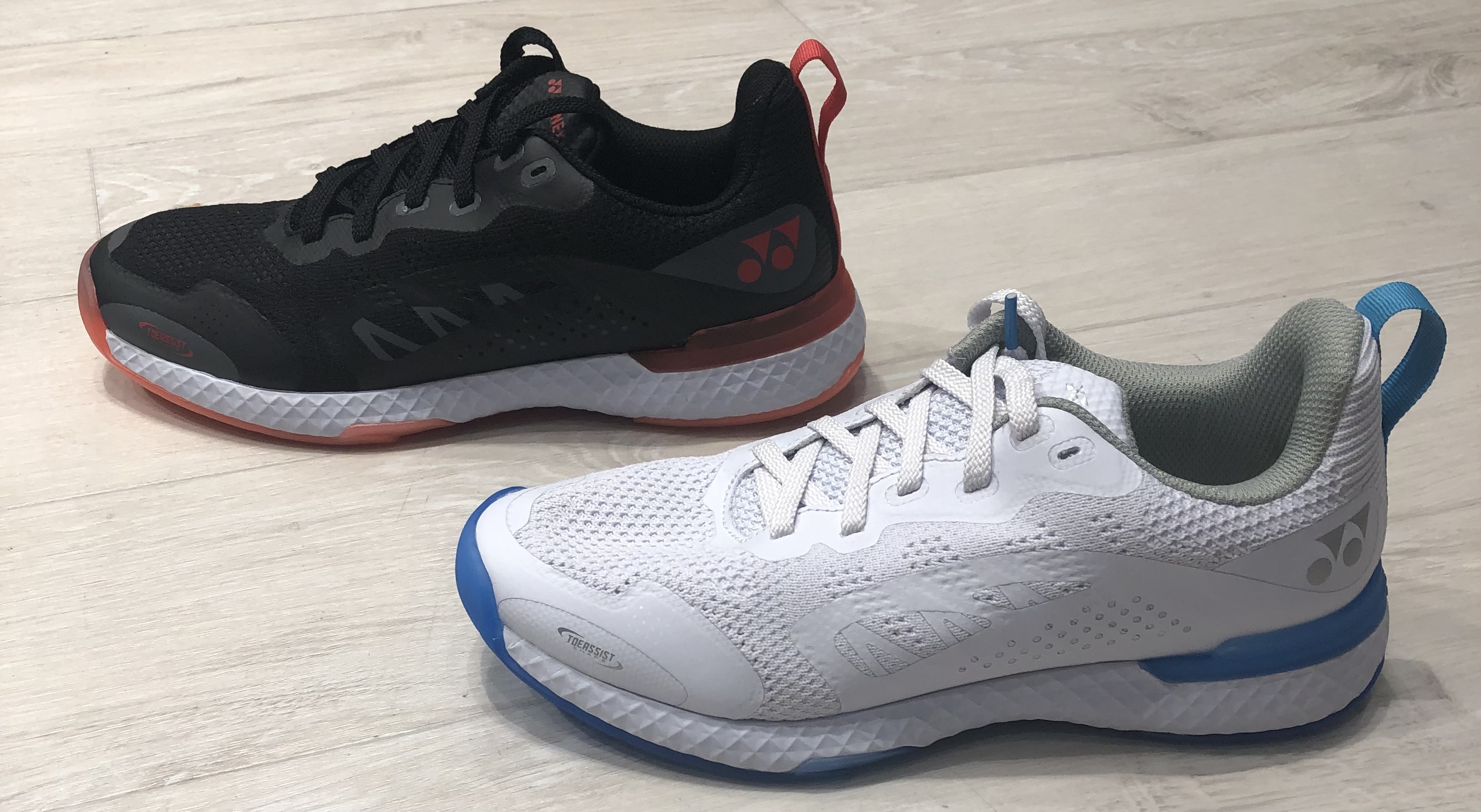 ヨネックス新作モデル　カーペット用シューズ入荷！