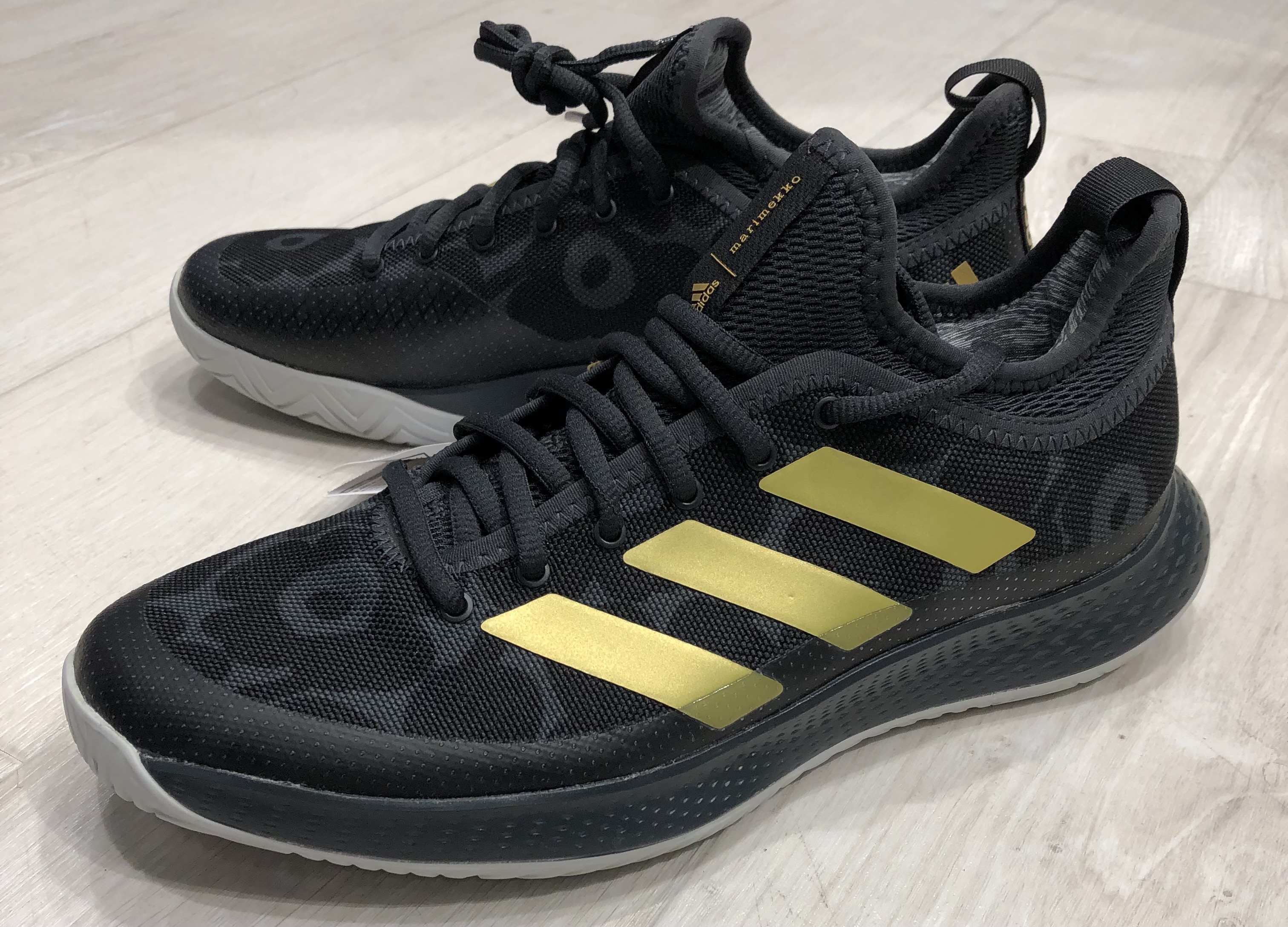 店舗ブログアディダス×マリメッコ コラボシューズ入荷！！のページです。