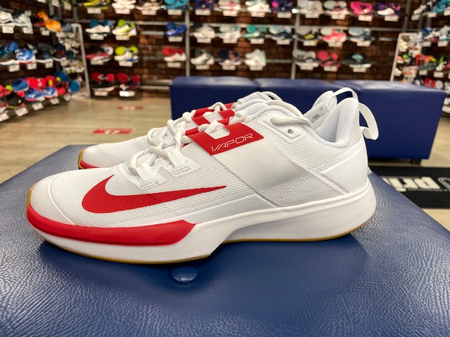 ナイキクレーコート用シューズ入荷(*^-^*)