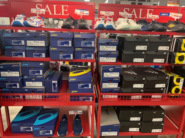 梅田店お買い得セールシューズコーナー(^^)