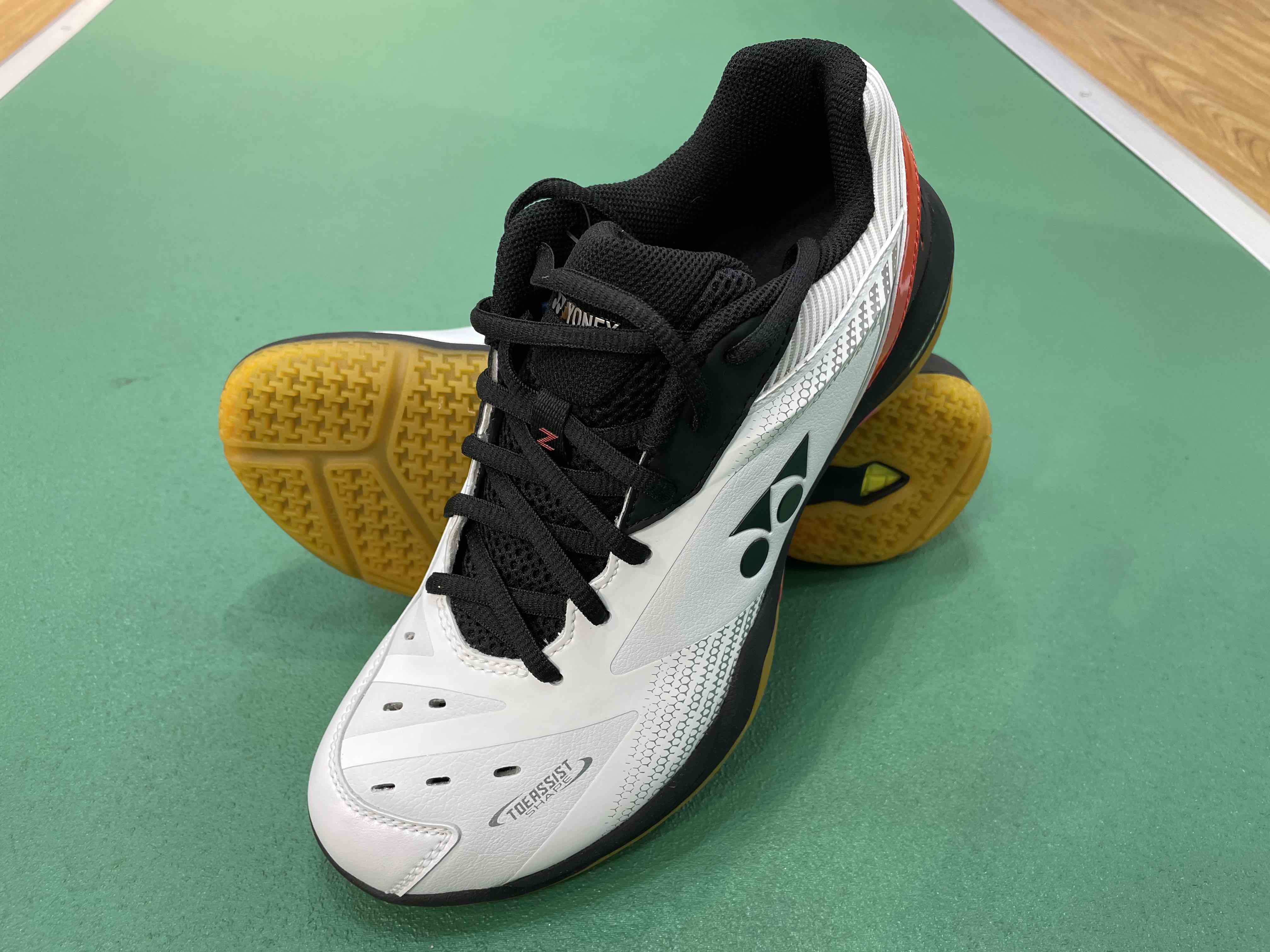 26.5㎝ 65Z3ワイド 新品未使用 YONEX バドミントン シューズ 男らし