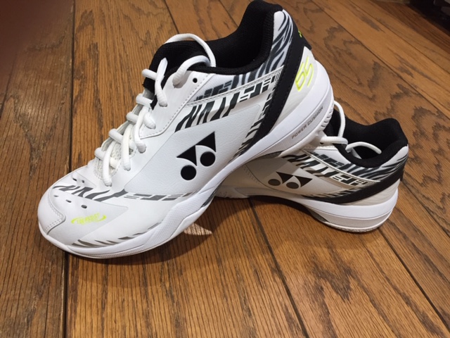 NEWバドミントンシューズ