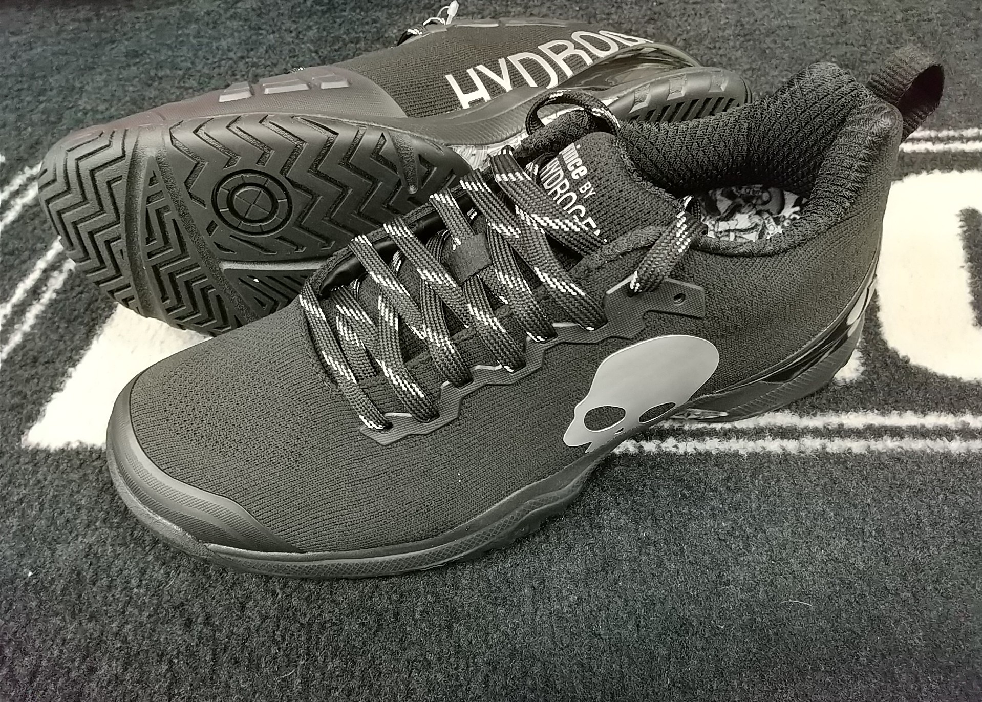 ツアープロライト　BY　HYDROGEN　入荷してます