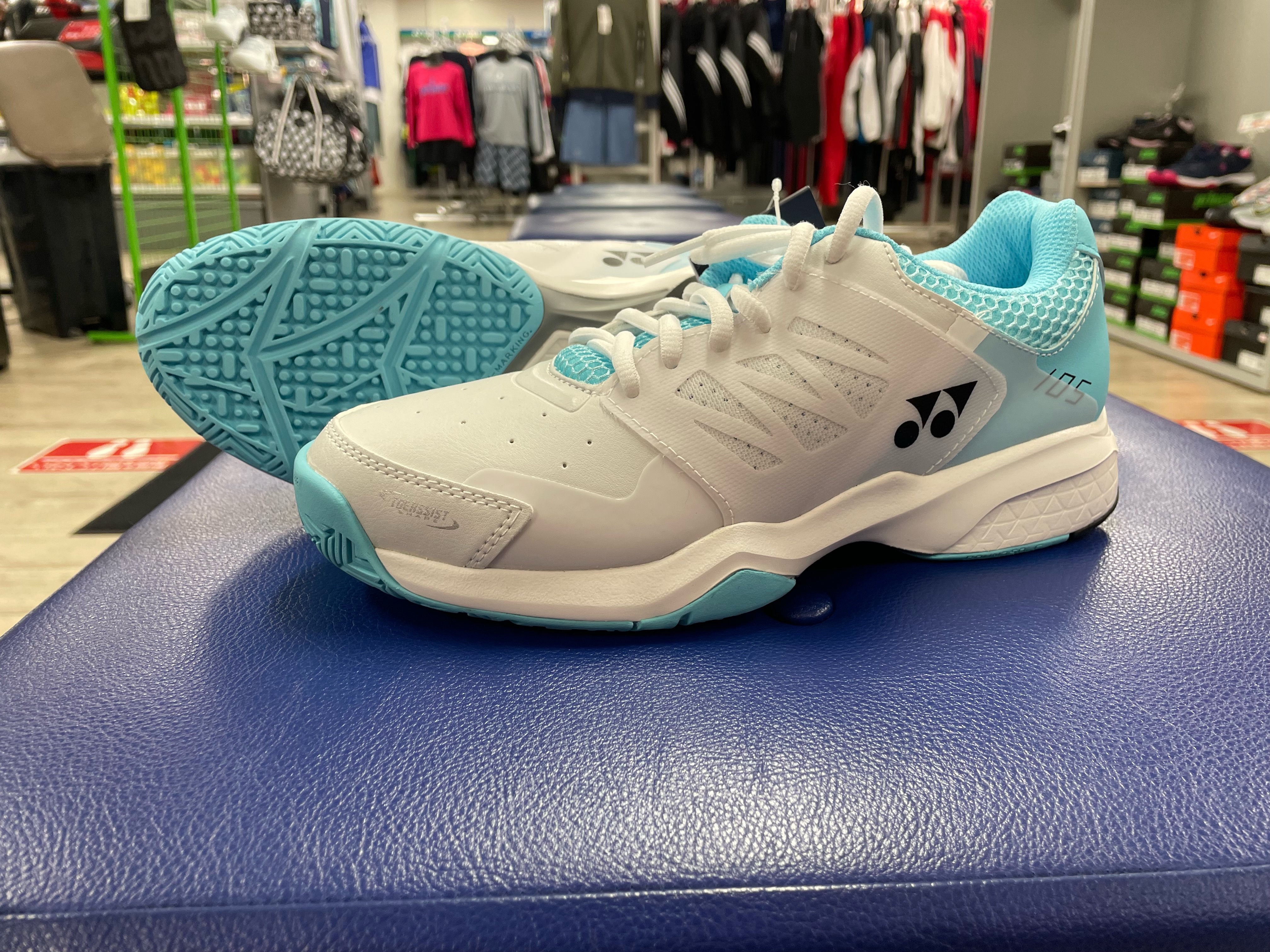 ヨネックス新製品シューズ入荷しました!