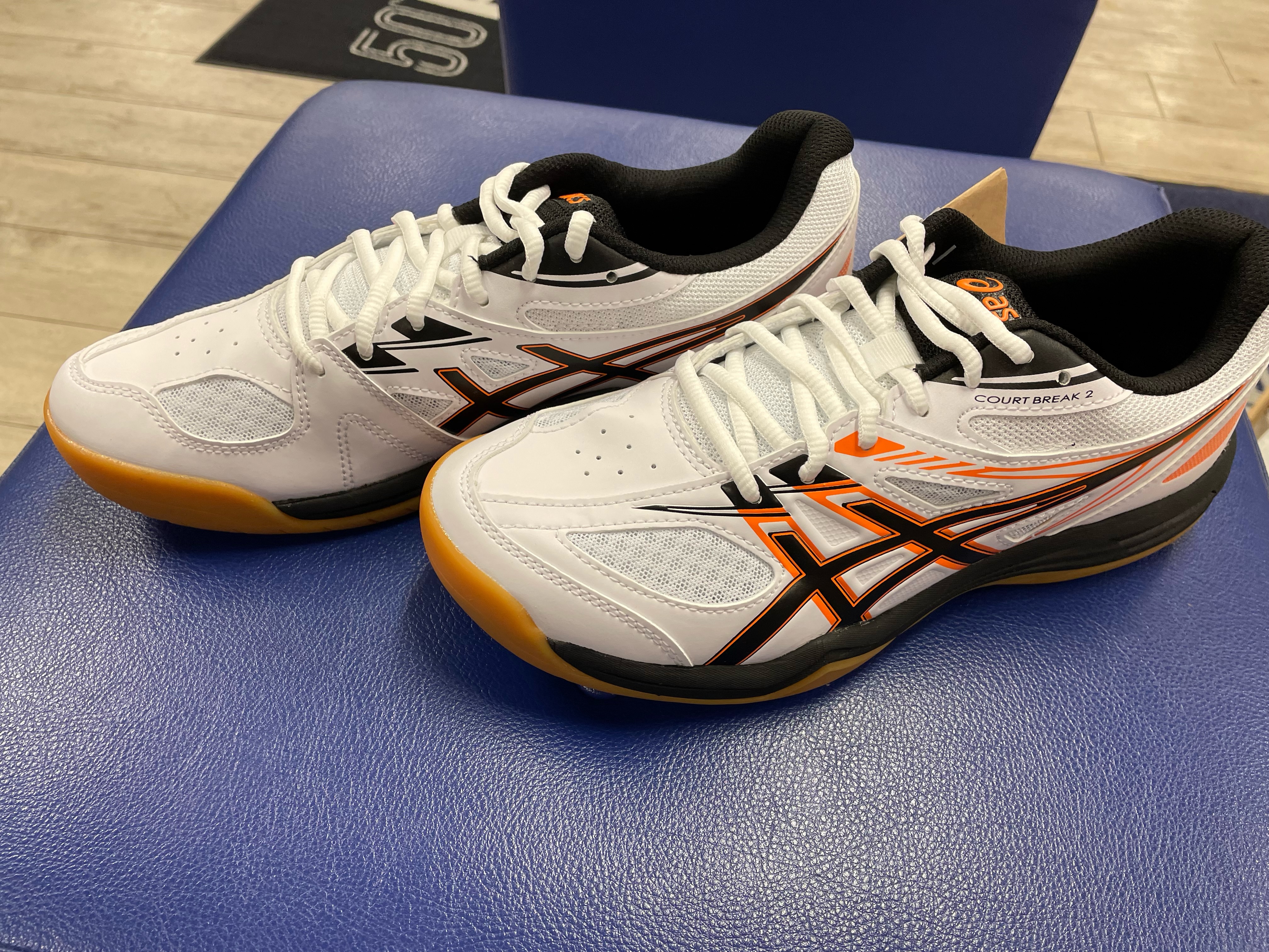 【アシックス】新製品シューズ入荷しました