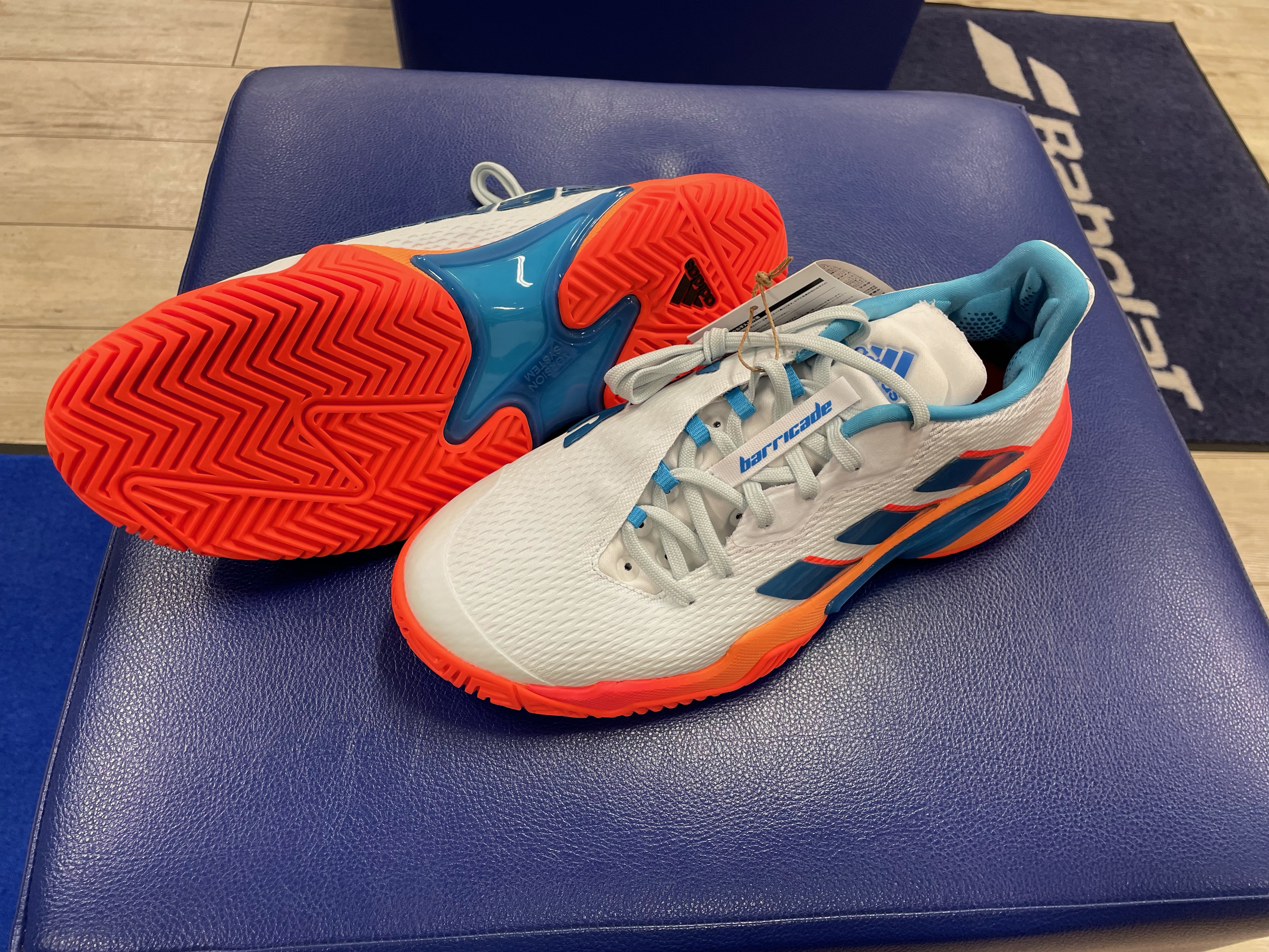 【アディダス】新製品シューズ入荷しました