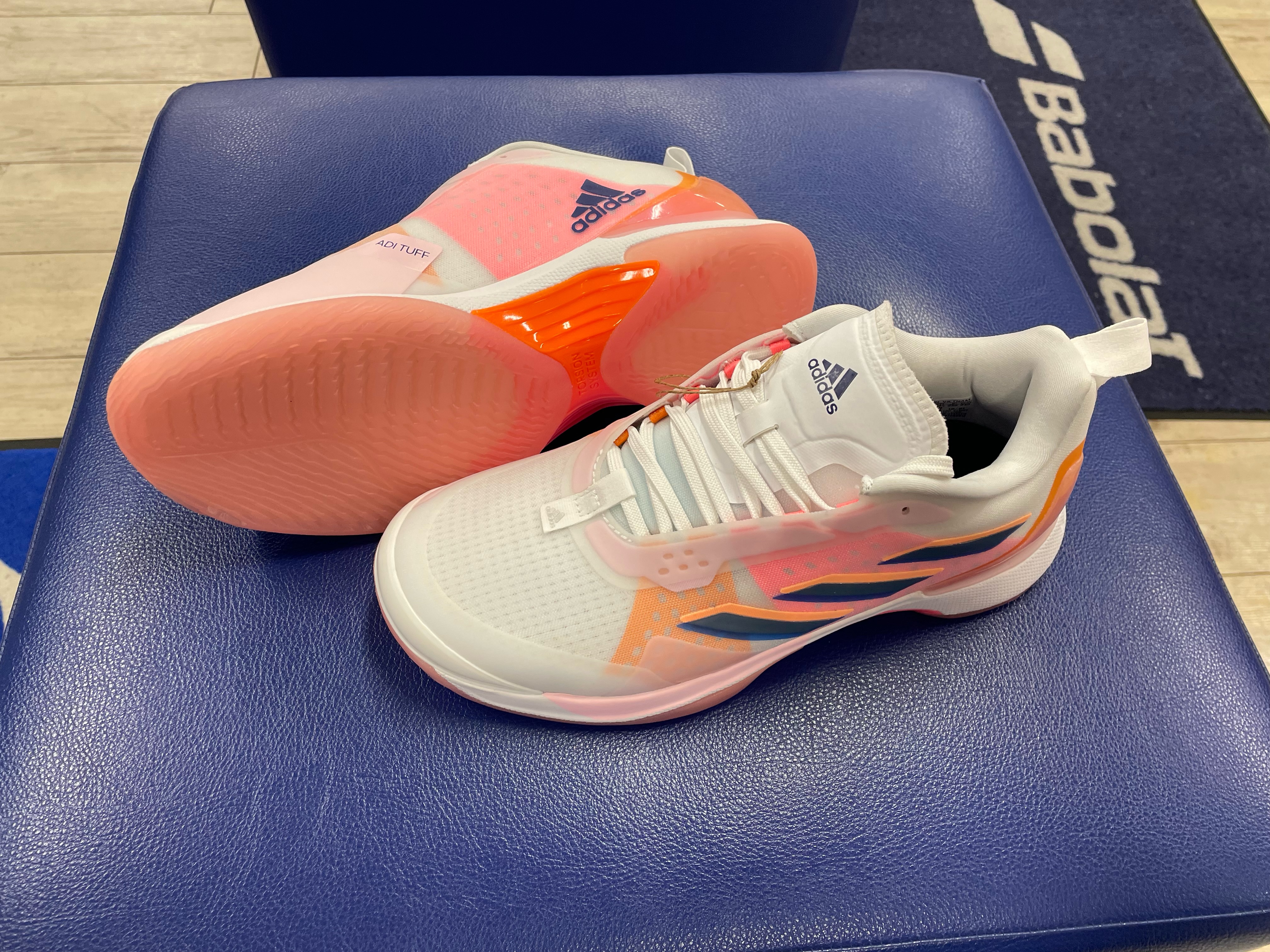 【アディダス】新製品シューズ入荷しました