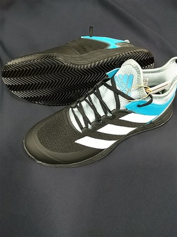 本日アディダステニスシューズ入荷しました