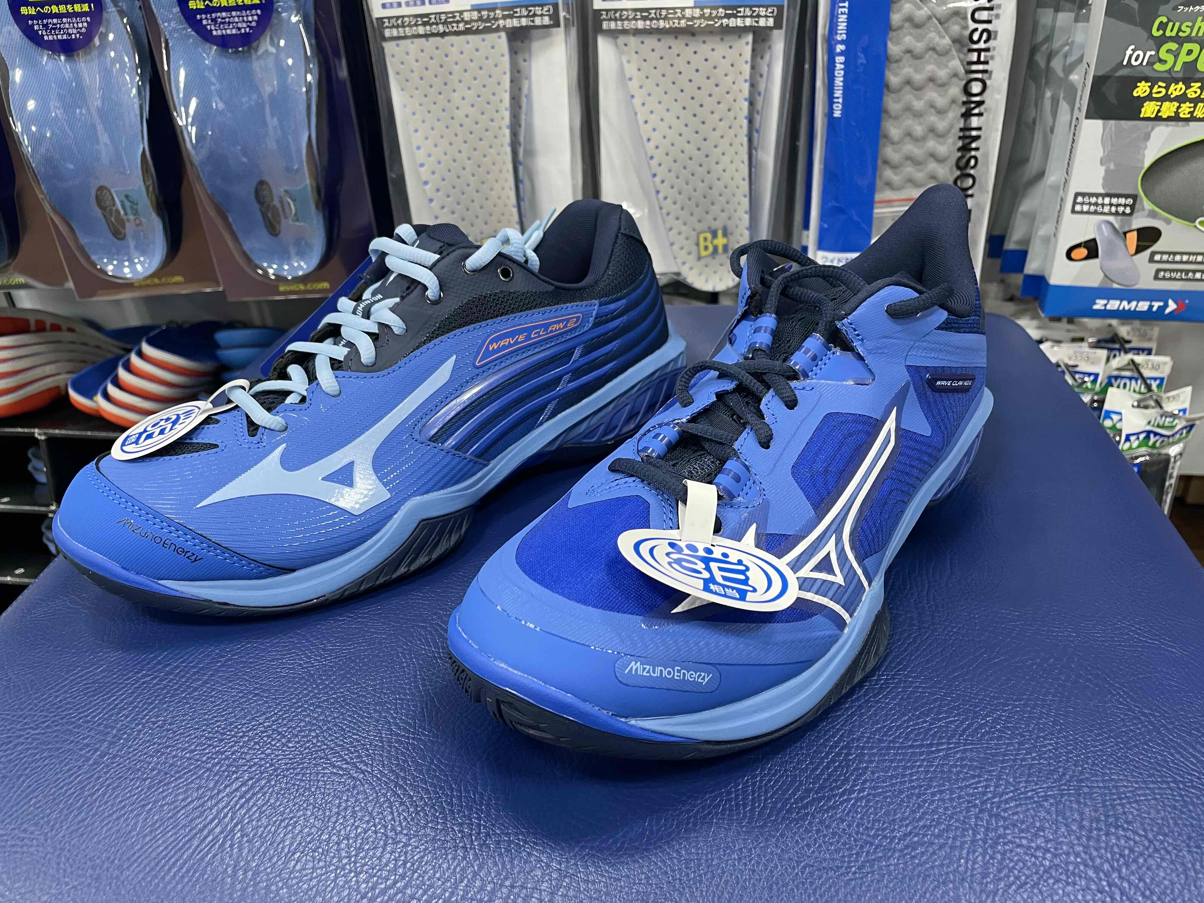 ミズノバドミントンシューズ。ウエーブクローネオ2・ウエーブクロー2発売中