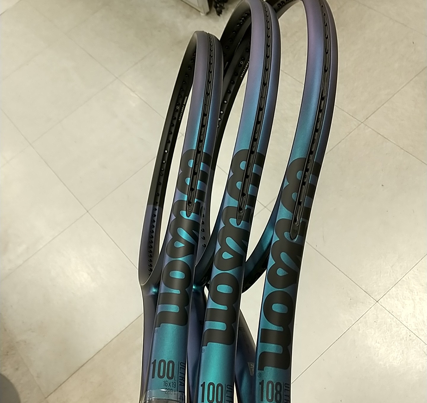 ウイルソンNEWモデル本日入荷