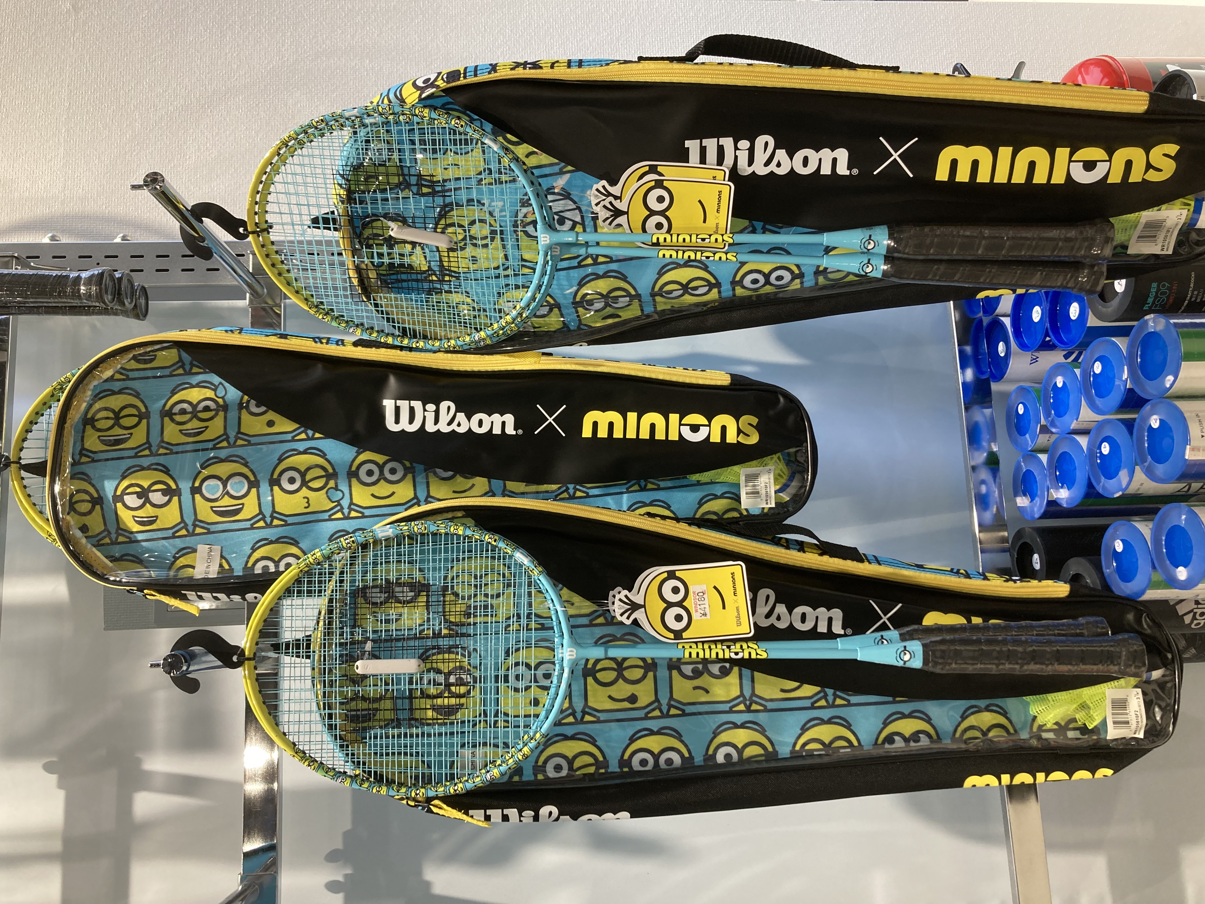 ミニオンでバドミントンしませんか？