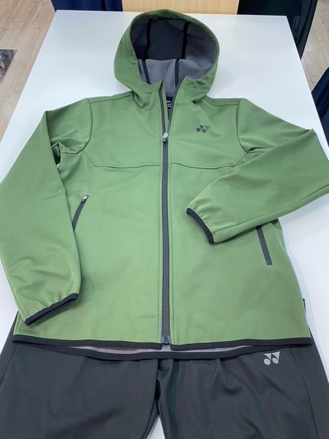 ヨネックス ウォームジャケット入荷しています!!