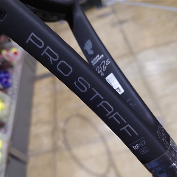 【☆お求めやすくなりました☆】ウイルソン プロスタッフ97RF v11.0【残り僅か】