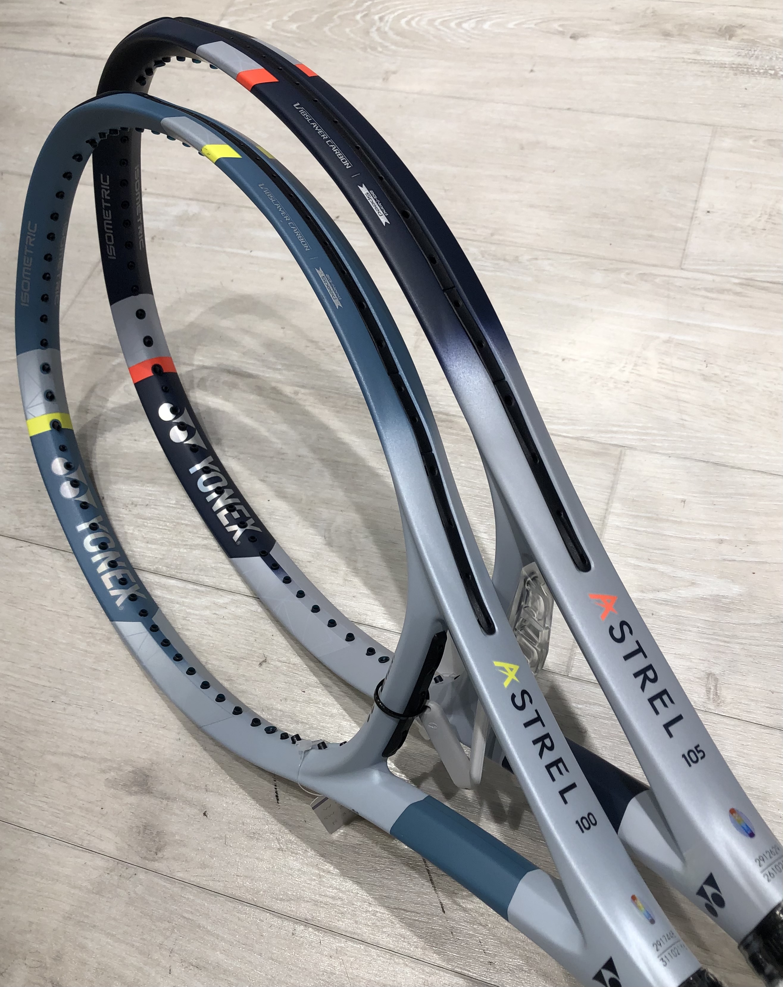 ヨネックスより新作ラケットの入荷です！！