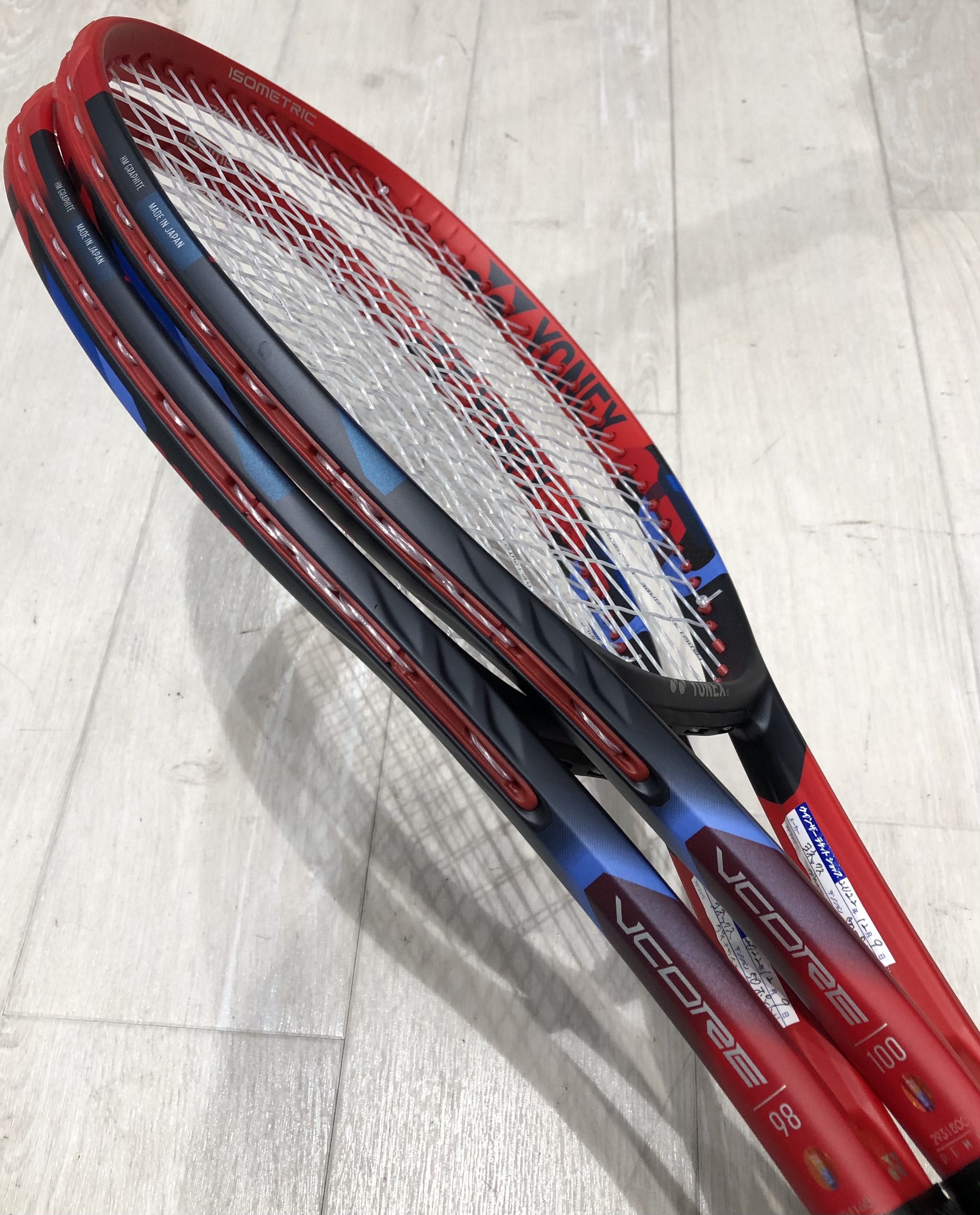 来年発売のNEW「Ⅴコアシリーズ」サンプルラケット入荷！！