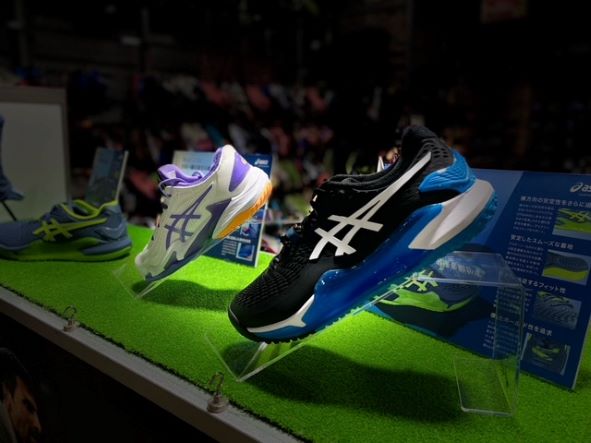 【予約受付中】日本最速!!アシックス新作!!