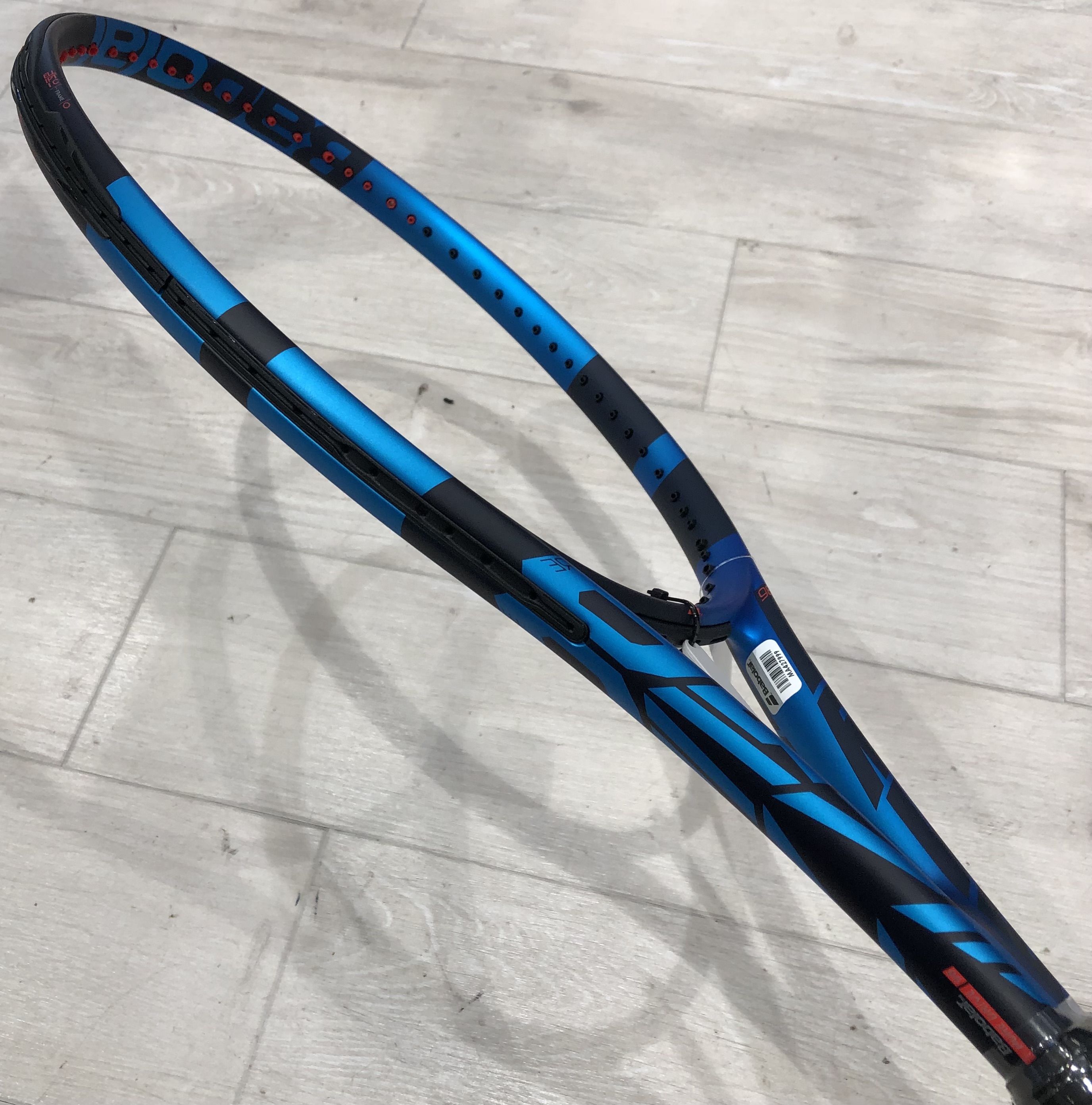 バボラ「ピュアドライブ９８」入荷！！