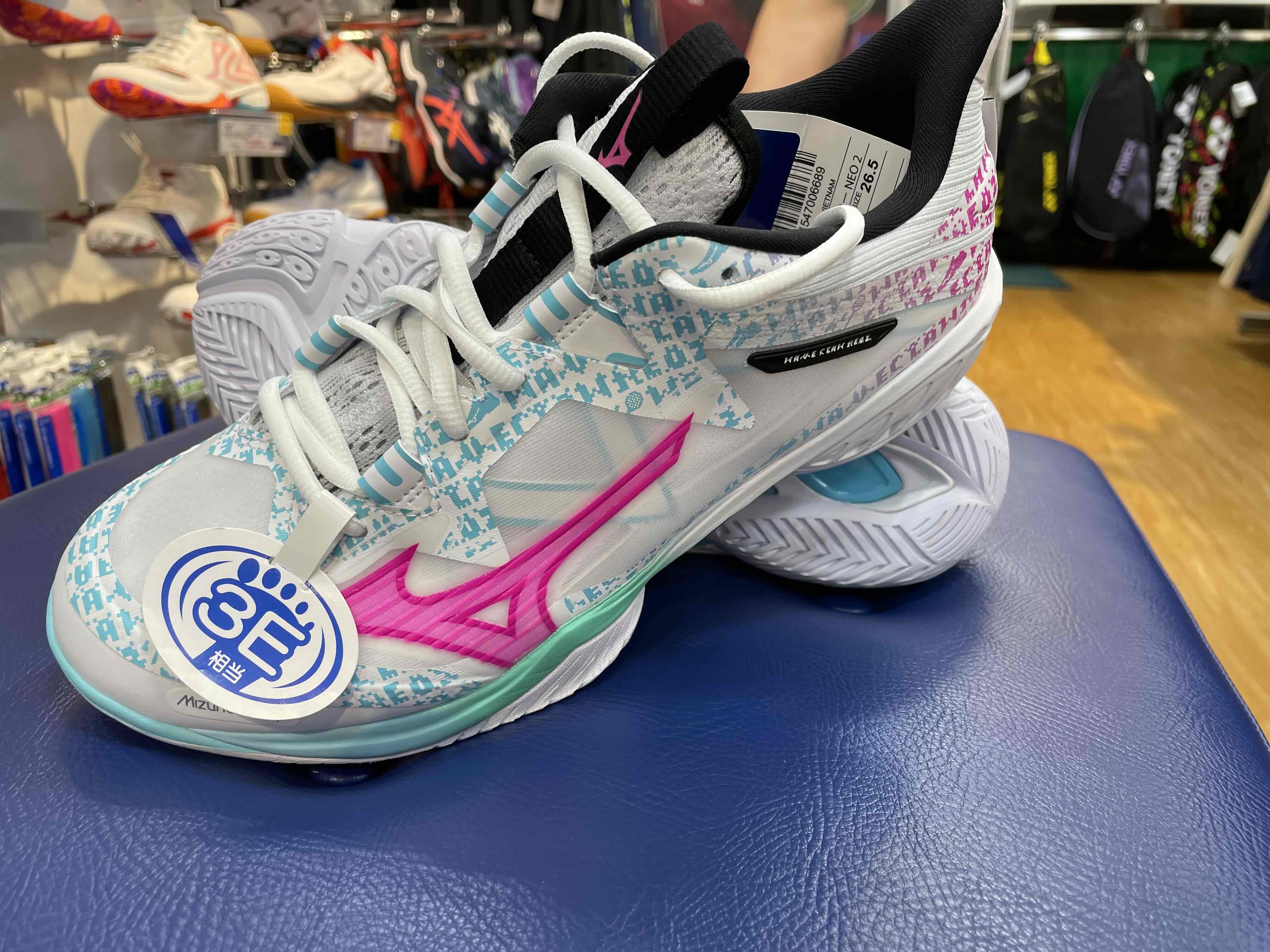 新色発売！！ミズノバドミントンシューズ「ウエーブクローネオ2」