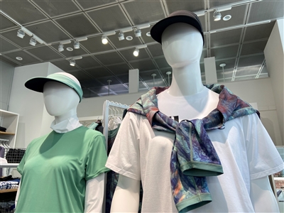 ☆エレッセ続々ウエア入荷中☆