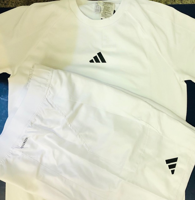 ★アディダス ウインブルドンモデル入荷しました!★