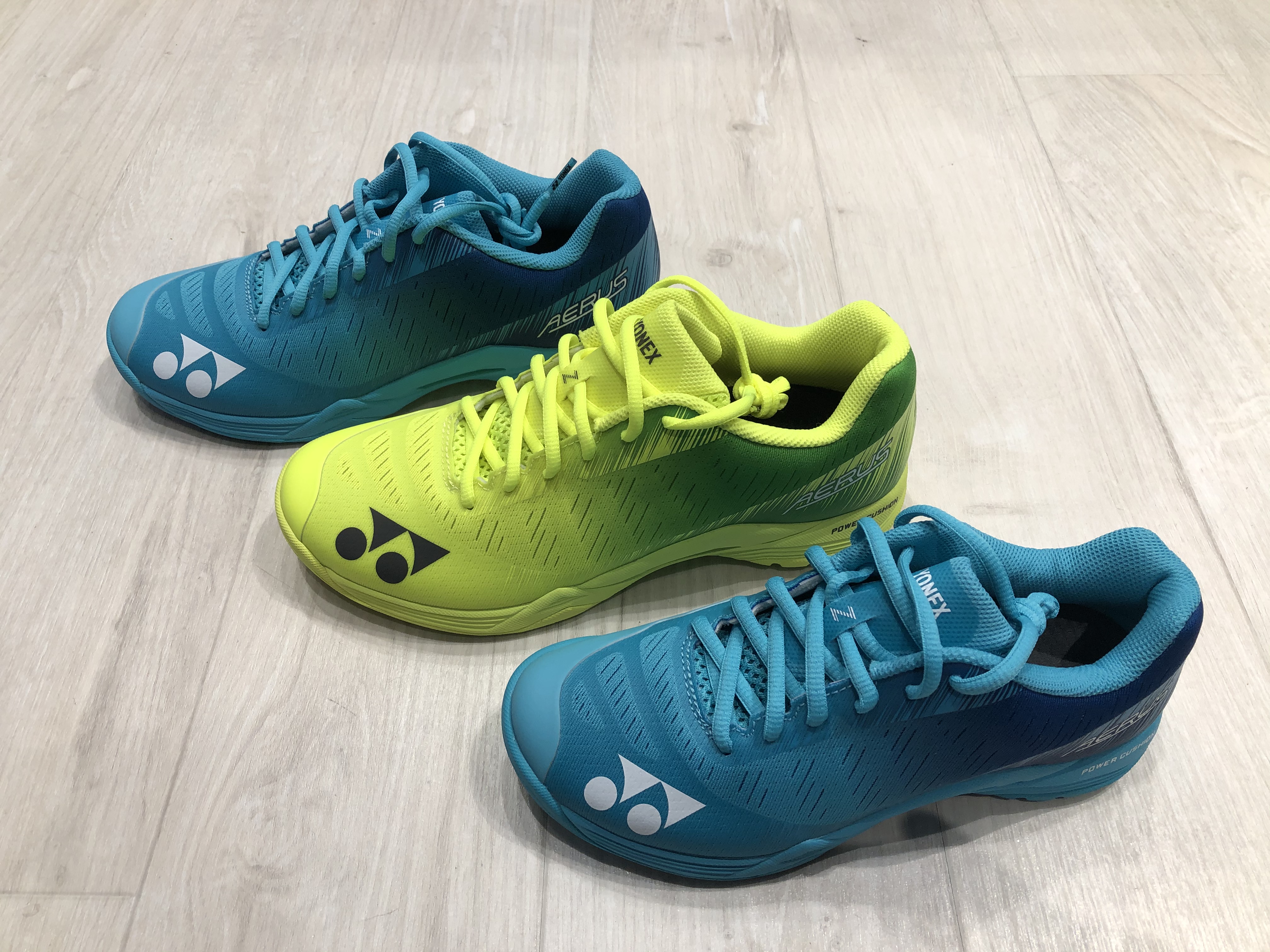 ヨネックスよりバドミントンシューズの新作が登場です！